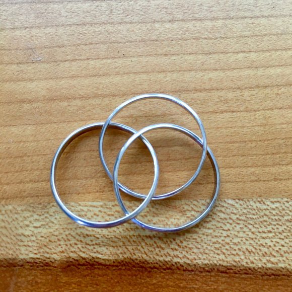 Interconnected Triple Band Sterling Silver Ring - Picture 2 of 4
